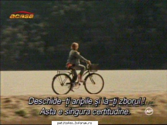 POZE - PATITO PE BICICLETA - LAURA ESQUIVEL